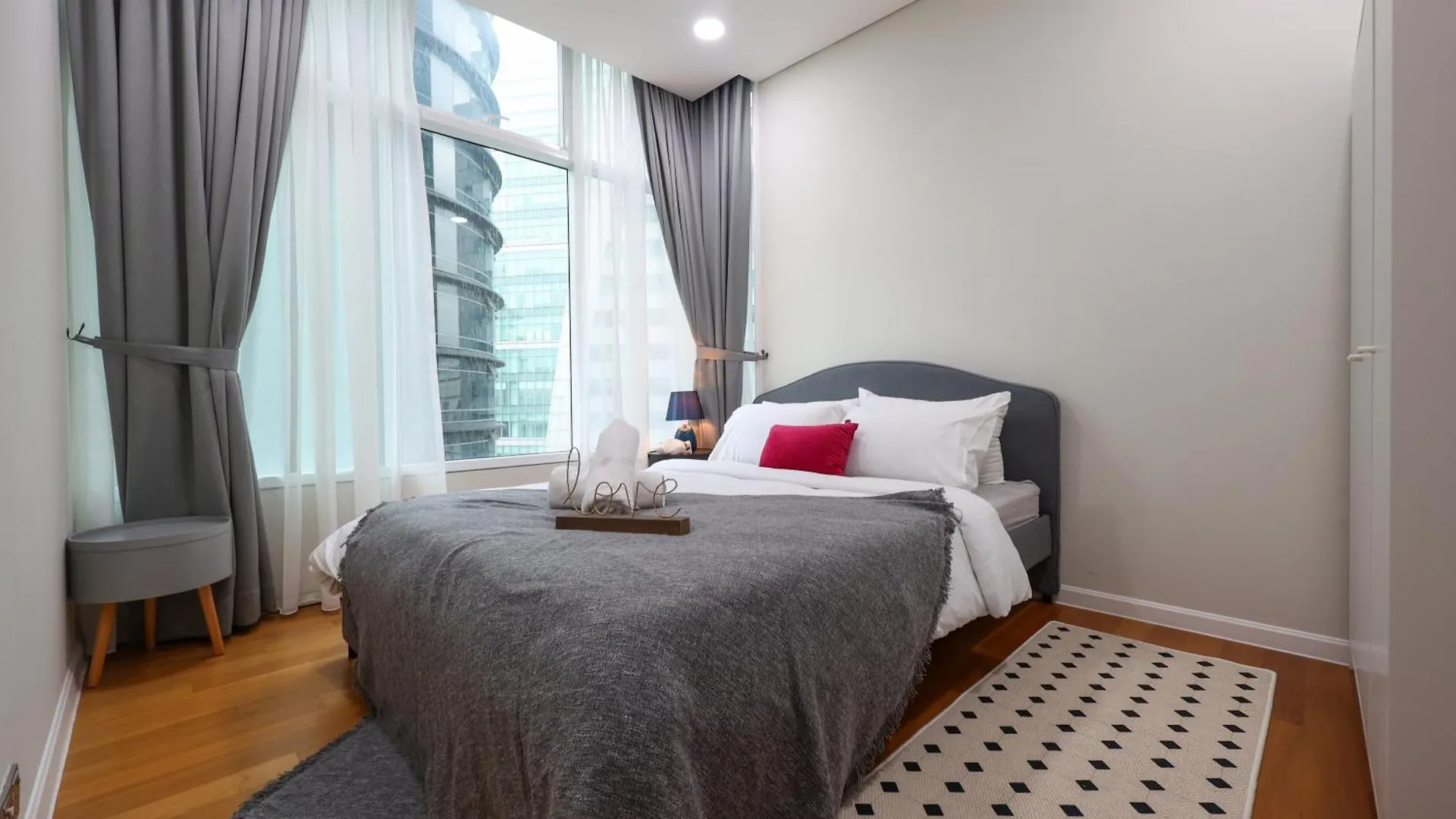 Sky Suites Klcc By Calm Sojourn Kuala Lumpur Malaysia
