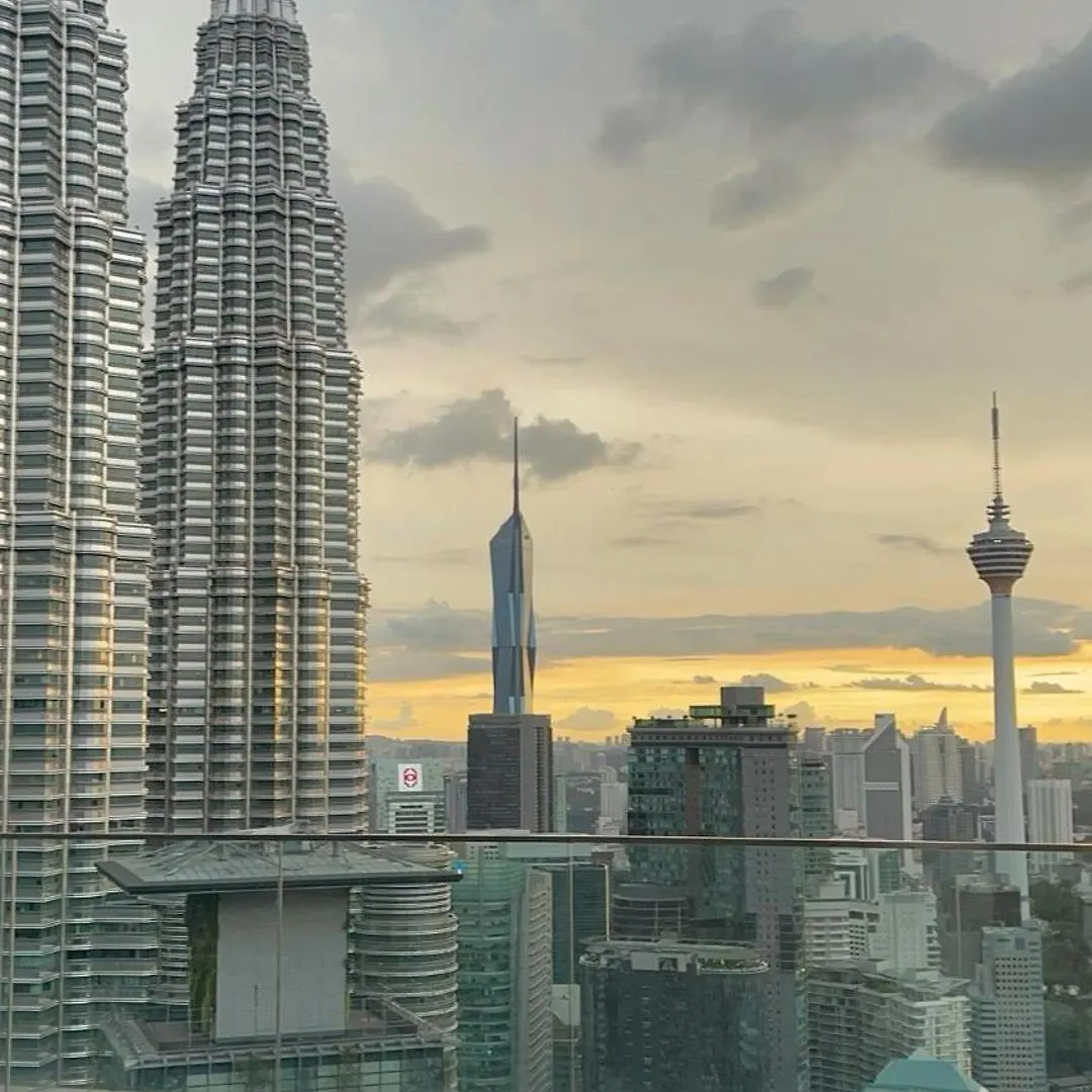 Apartment Sky Suites Klcc By Calm Sojourn Kuala Lumpur Ma­lay­sia